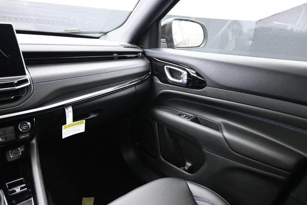 New 2026 Jeep Compass Latitude AWD/4WD image 6
