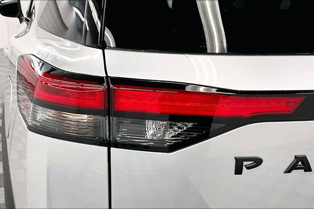 New 2025 Nissan Pathfinder Platinum w/ Lighting Package (N93) image 18