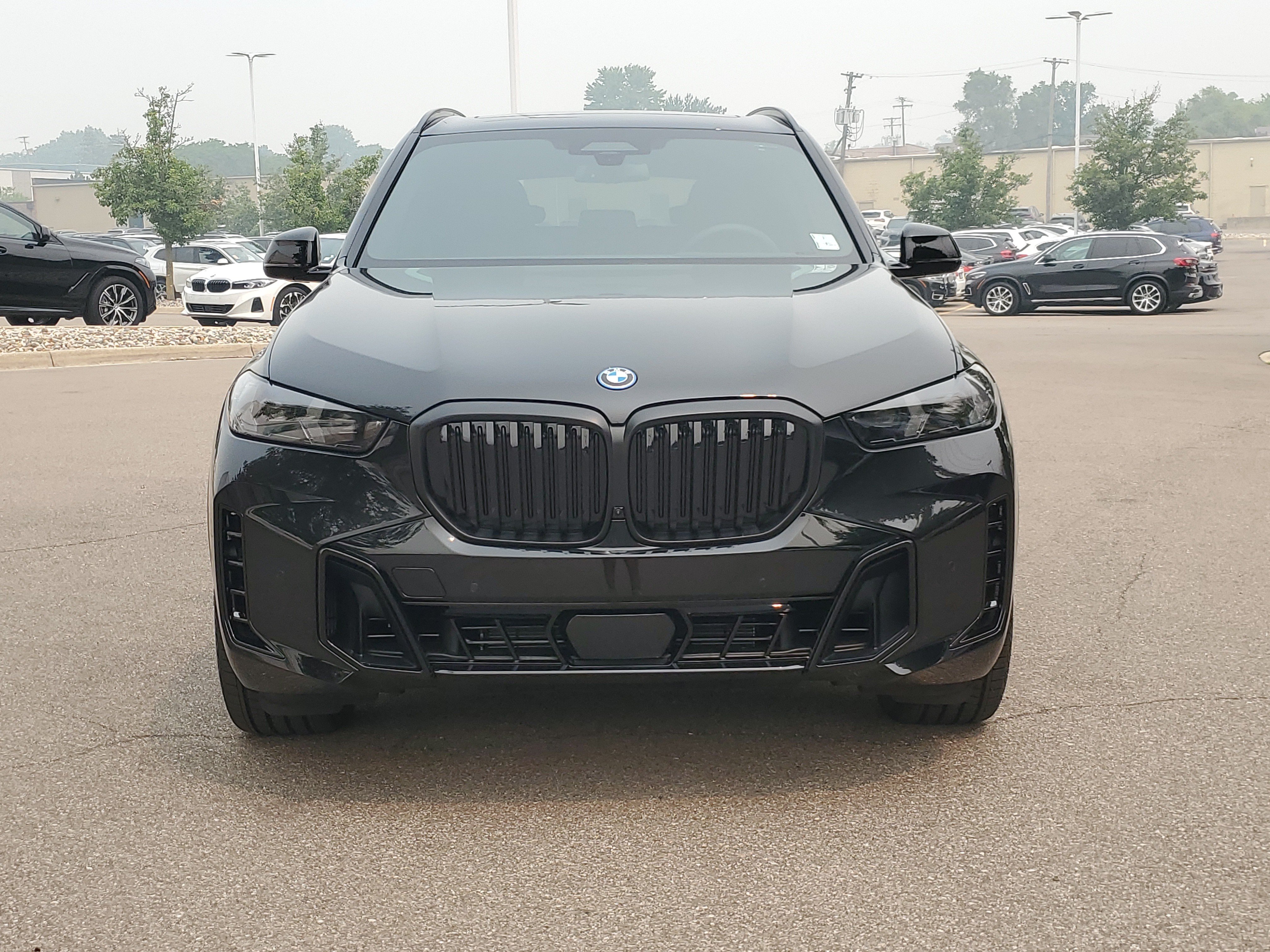 New 2026 BMW X5 xDrive50e w/ Executive Package AWD/4WD image 8
