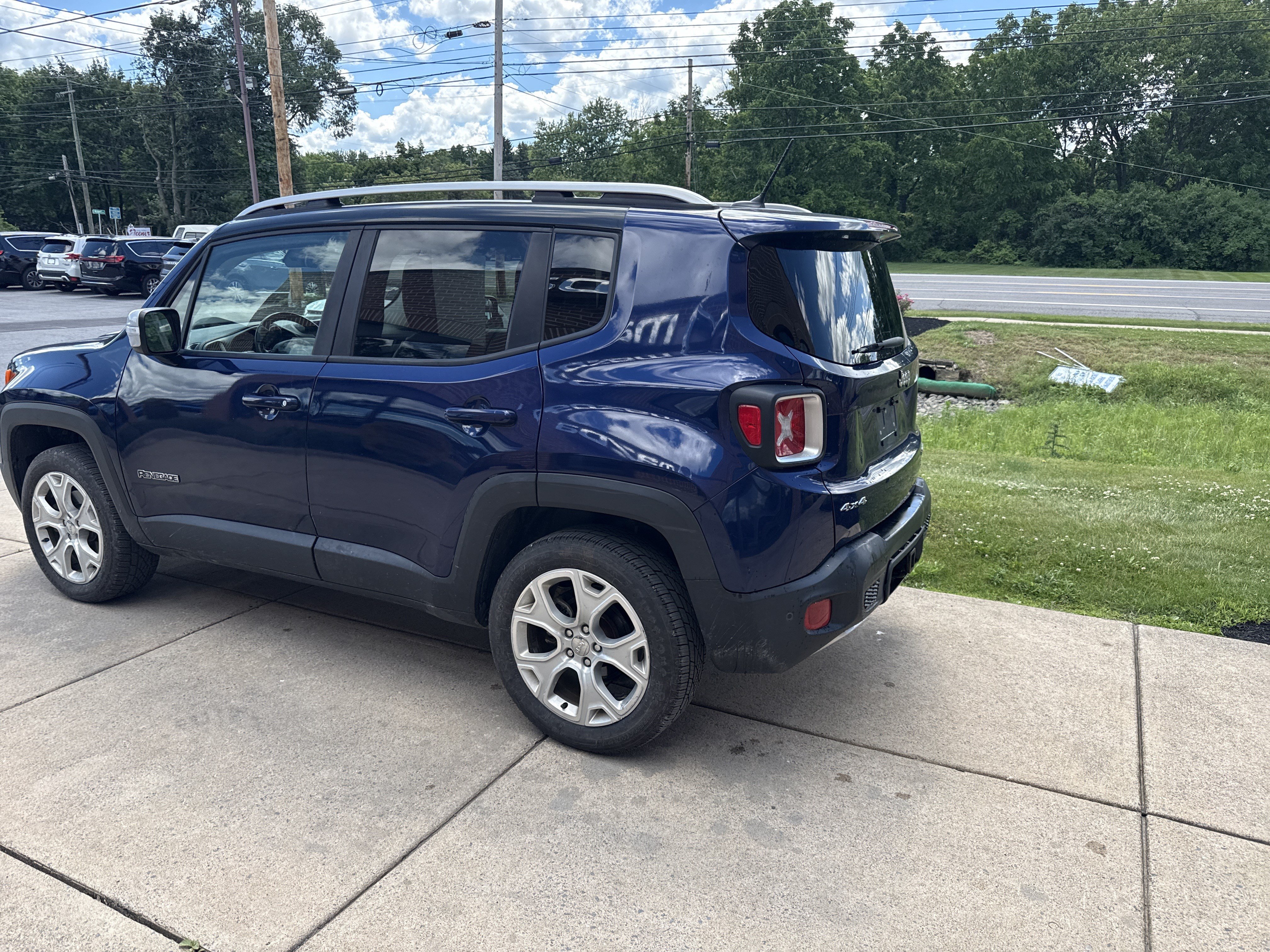 Used 2016 Jeep Renegade Limited AWD/4WD image 11