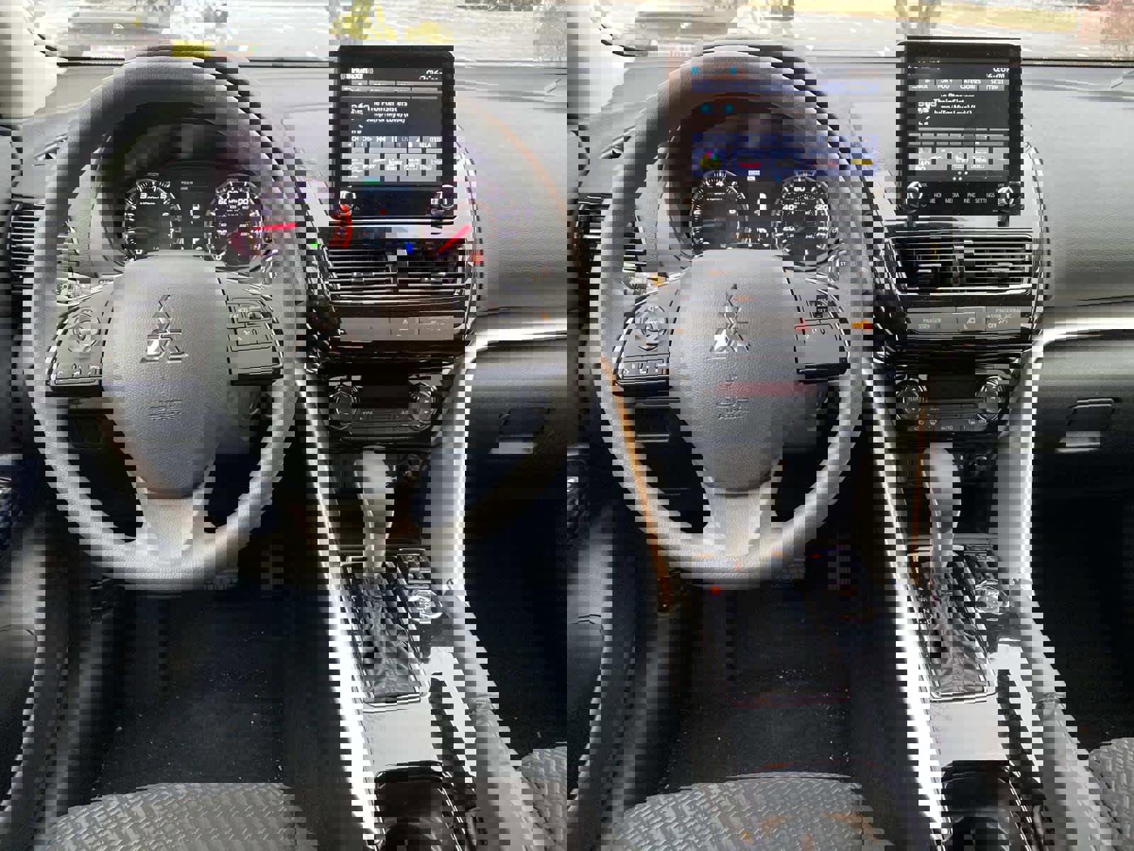 Used 2024 Mitsubishi Eclipse Cross LE image 11