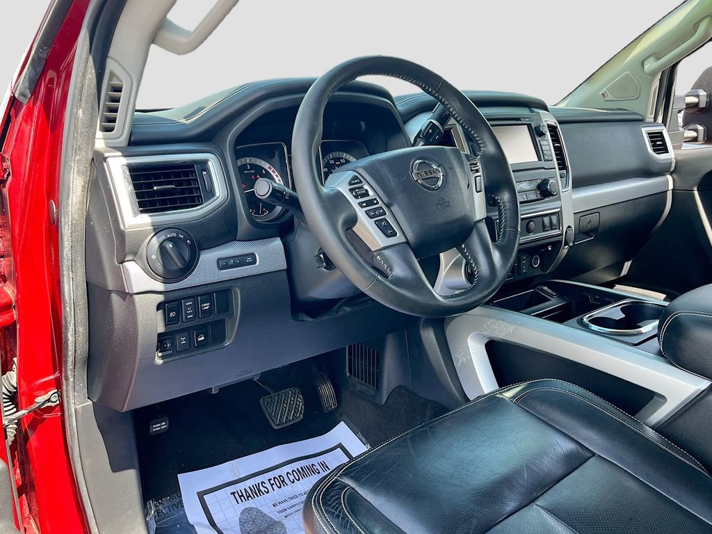 Used 2017 Nissan Titan PRO-4X w/ Pro-4x Convenience Package AWD/4WD image 9