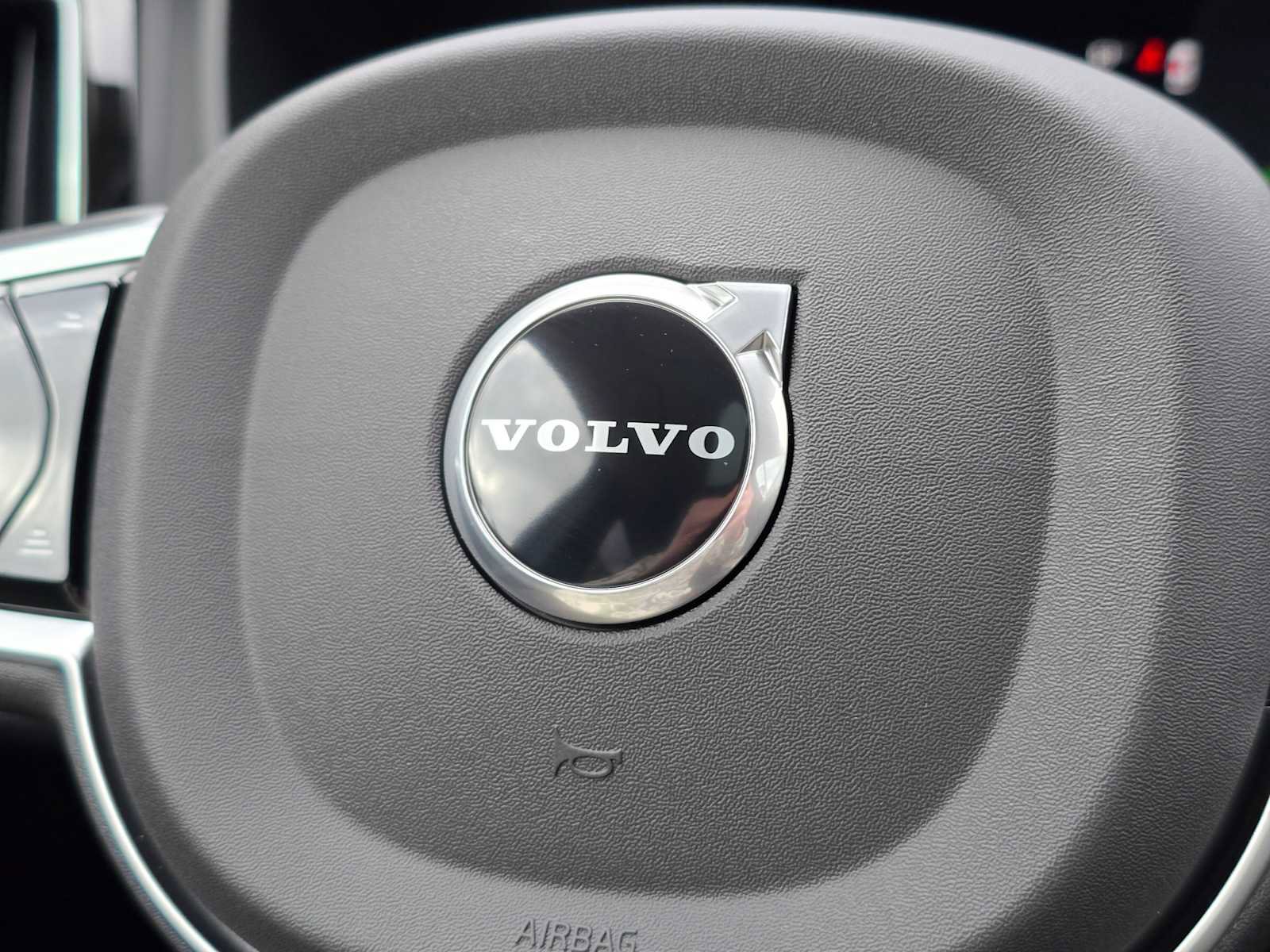 New 2026 Volvo XC60 T8 Plus w/ Protection Package Premier image 30