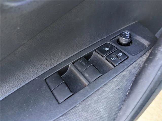 Used 2021 Toyota Corolla LE image 12