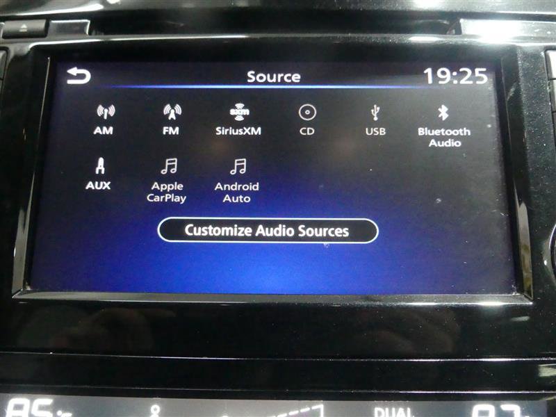 Used 2019 Nissan Rogue SV image 41