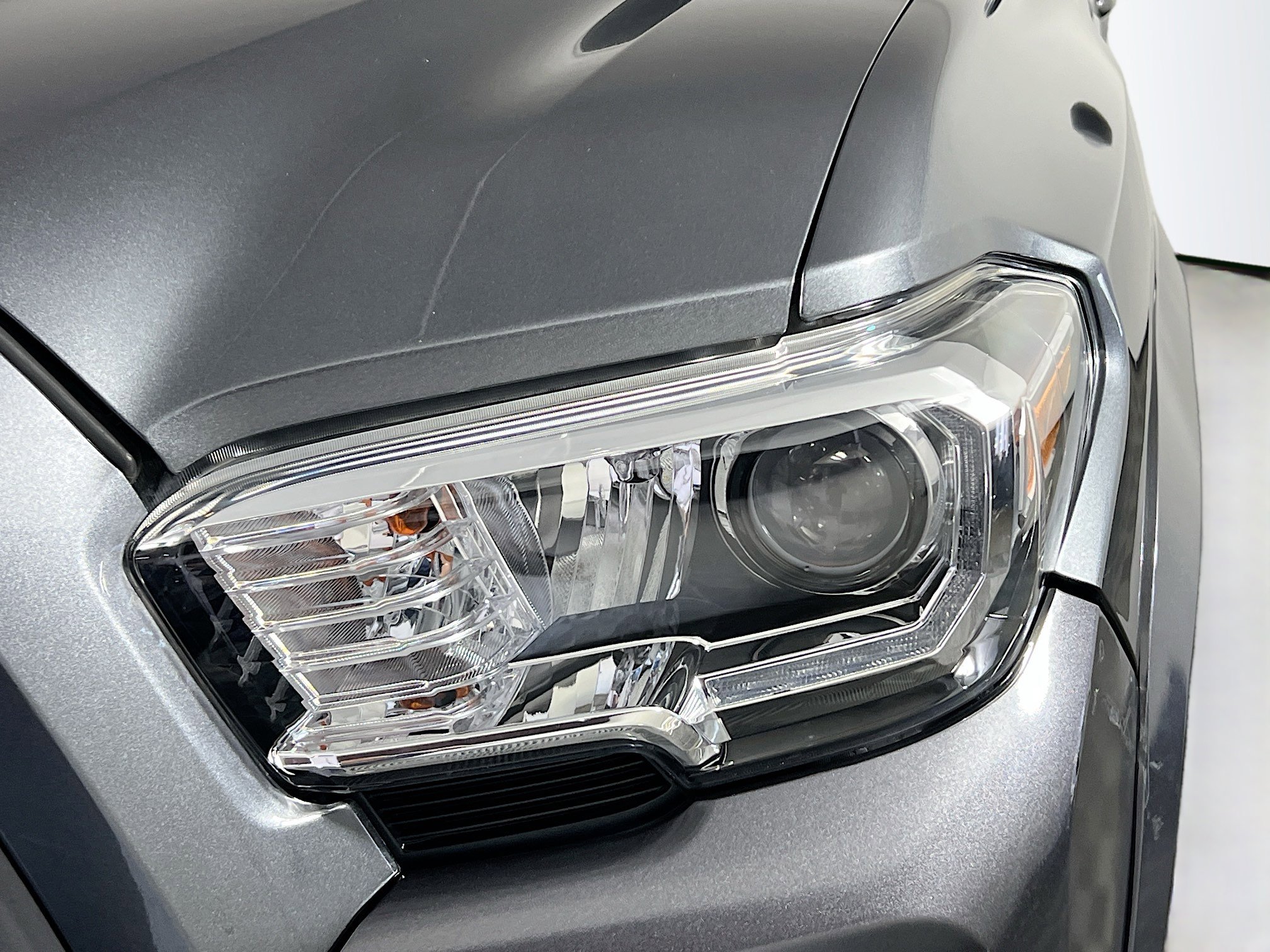 Used 2021 Toyota Tacoma TRD Sport image 11