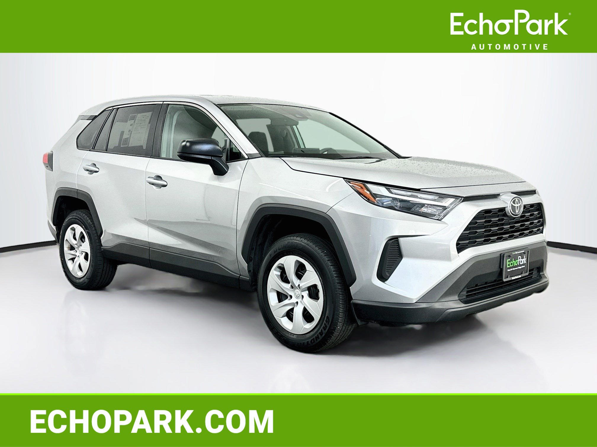 Used 2025 Toyota RAV4 LE AWD/4WD image 1