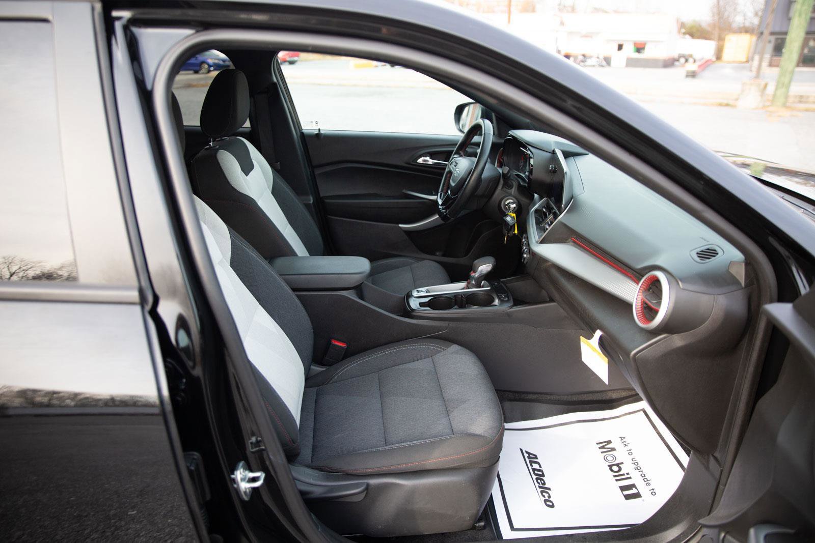 Certified 2024 Chevrolet Trax RS w/ Driver Confidence Package image 24