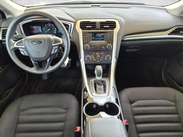 Used 2015 Ford Fusion SE FWD image 16