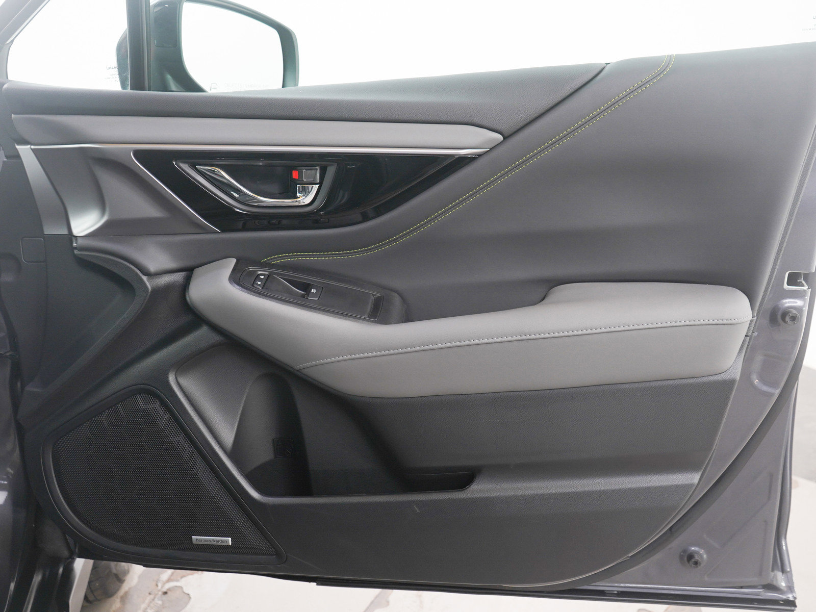 Used 2025 Subaru Outback Onyx Edition image 12