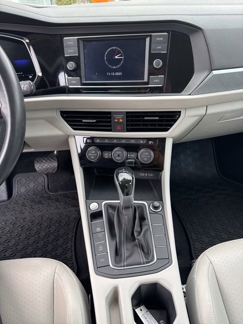 Certified 2023 Volkswagen Jetta SE image 35