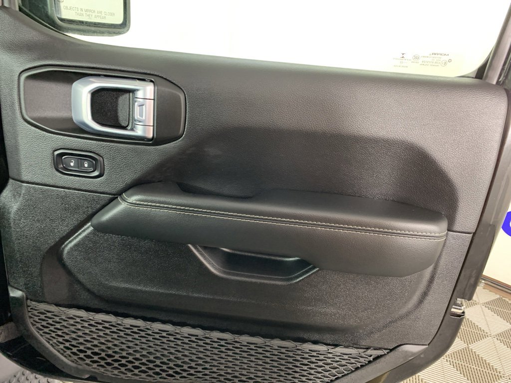 Used 2022 Jeep Wrangler Unlimited Sahara w/ Cold Weather Group image 38