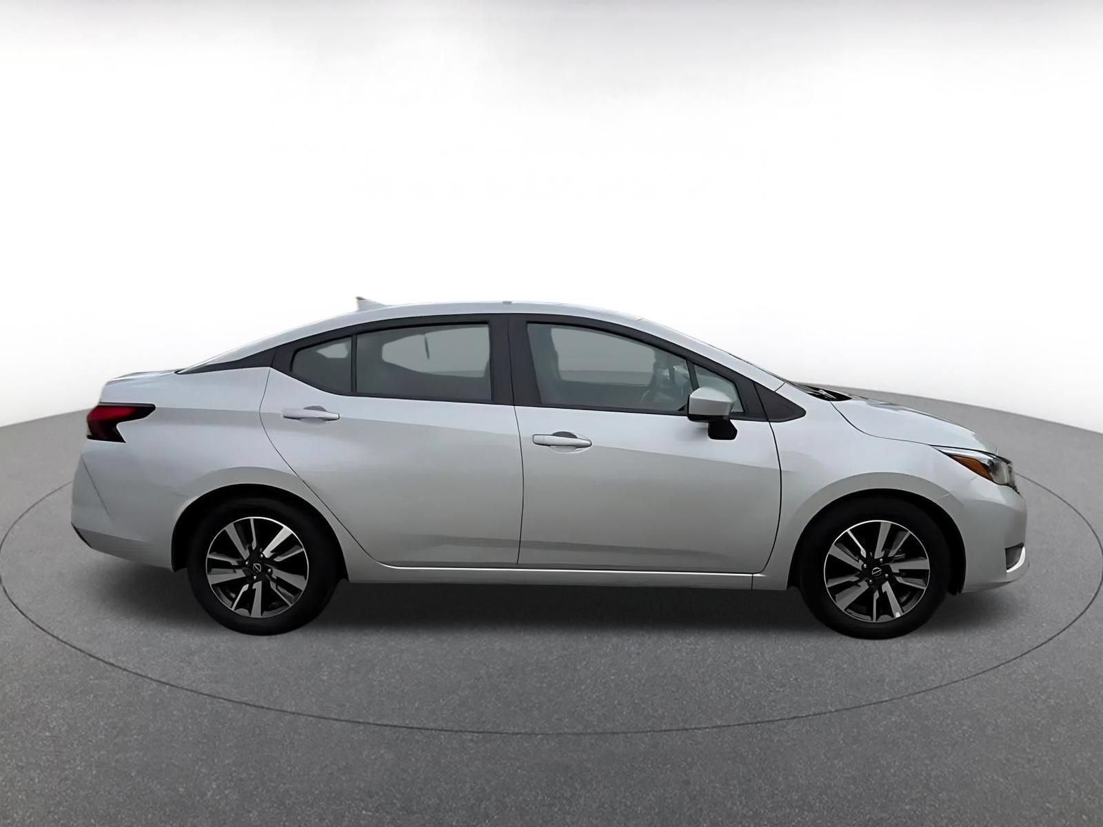 Used 2025 Nissan Versa SV FWD image 16