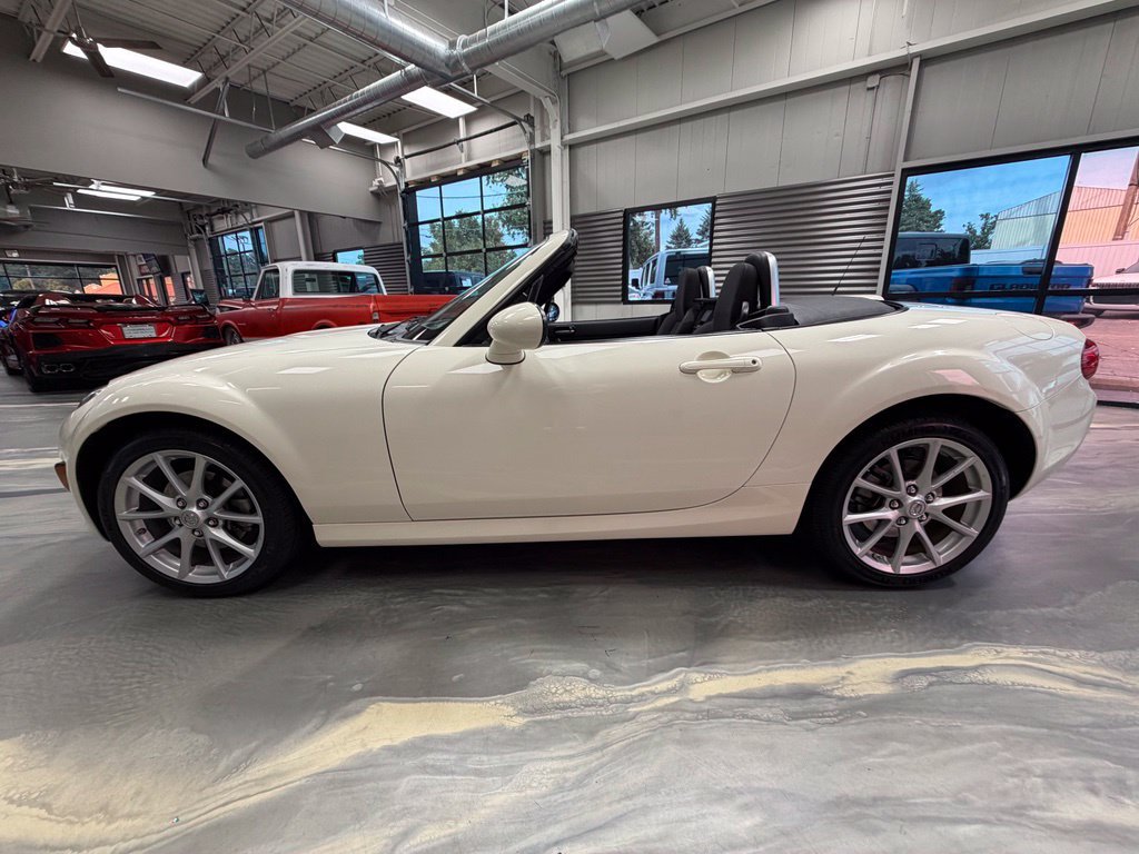 Used 2009 MAZDA MX-5 Miata Touring w/ Suspension Pkg RWD image 30