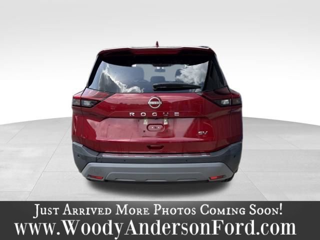 Used 2023 Nissan Rogue SV FWD image 5