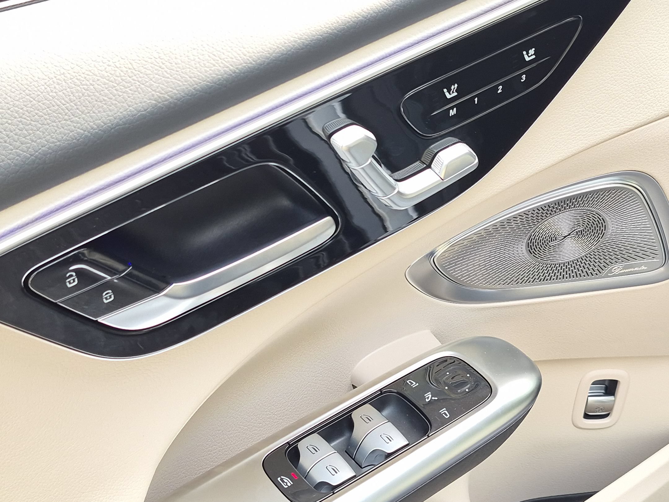 New 2026 Mercedes-Benz C 300 4MATIC Sedan image 15