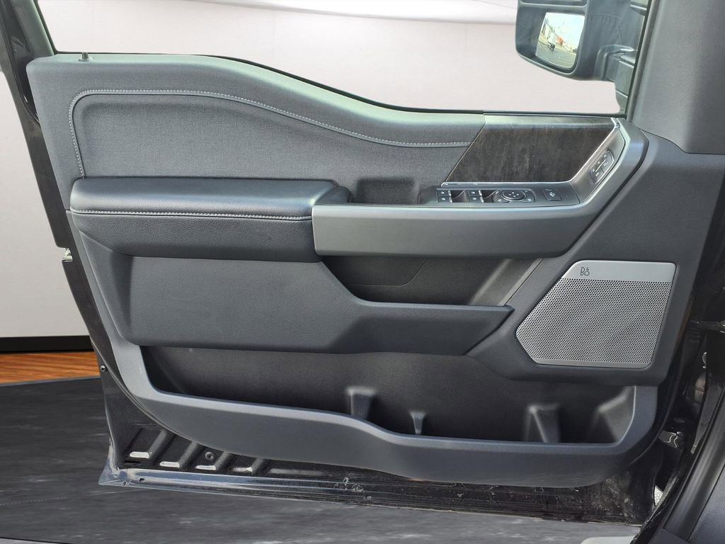 Used 2025 Ford F250 Lariat w/ Chrome Package image 16