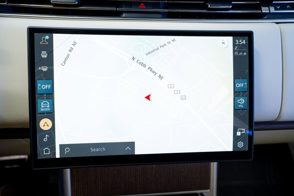 Used 2024 Land Rover Range Rover Long Wheelbase SE image 41