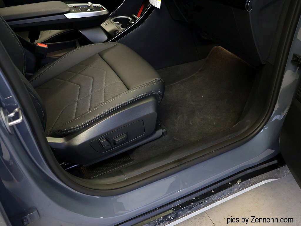 Used 2025 BMW X1 xDrive28i w/ Premium Package image 35