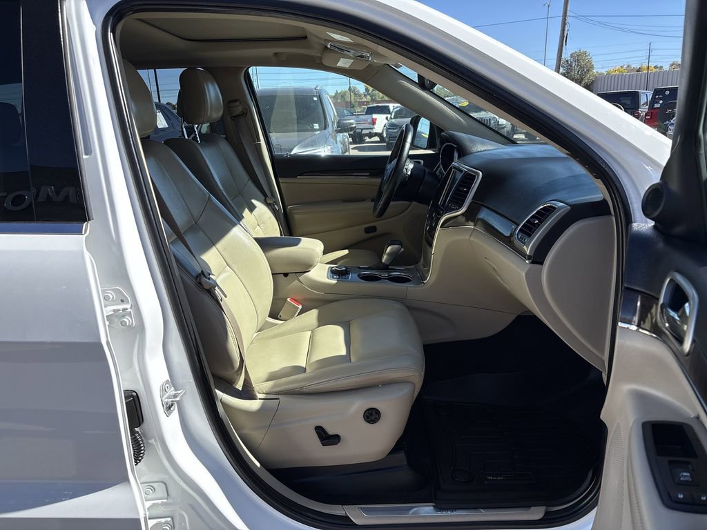 Used 2017 Jeep Grand Cherokee Limited image 30