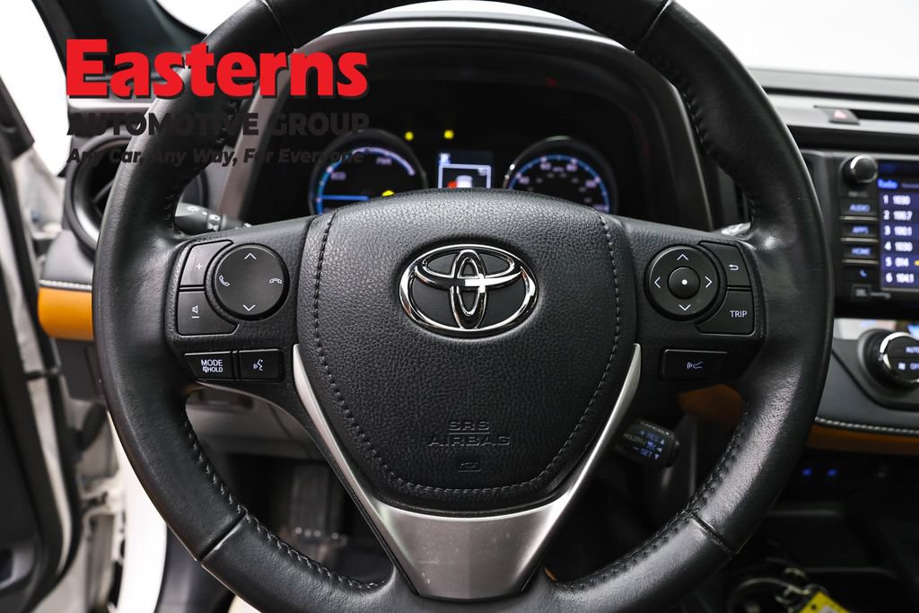 Used 2018 Toyota RAV4 SE AWD/4WD image 10