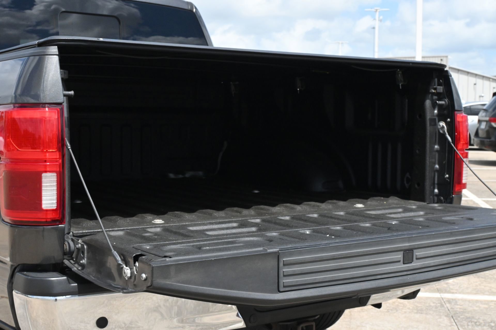 Used 2020 Ford F150 Lariat w/ Equipment Group 501A Mid RWD image 23