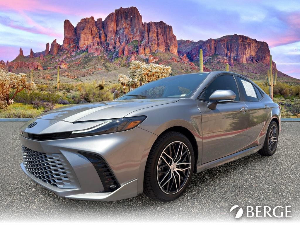 Used 2025 Toyota Camry XSE FWD image 2