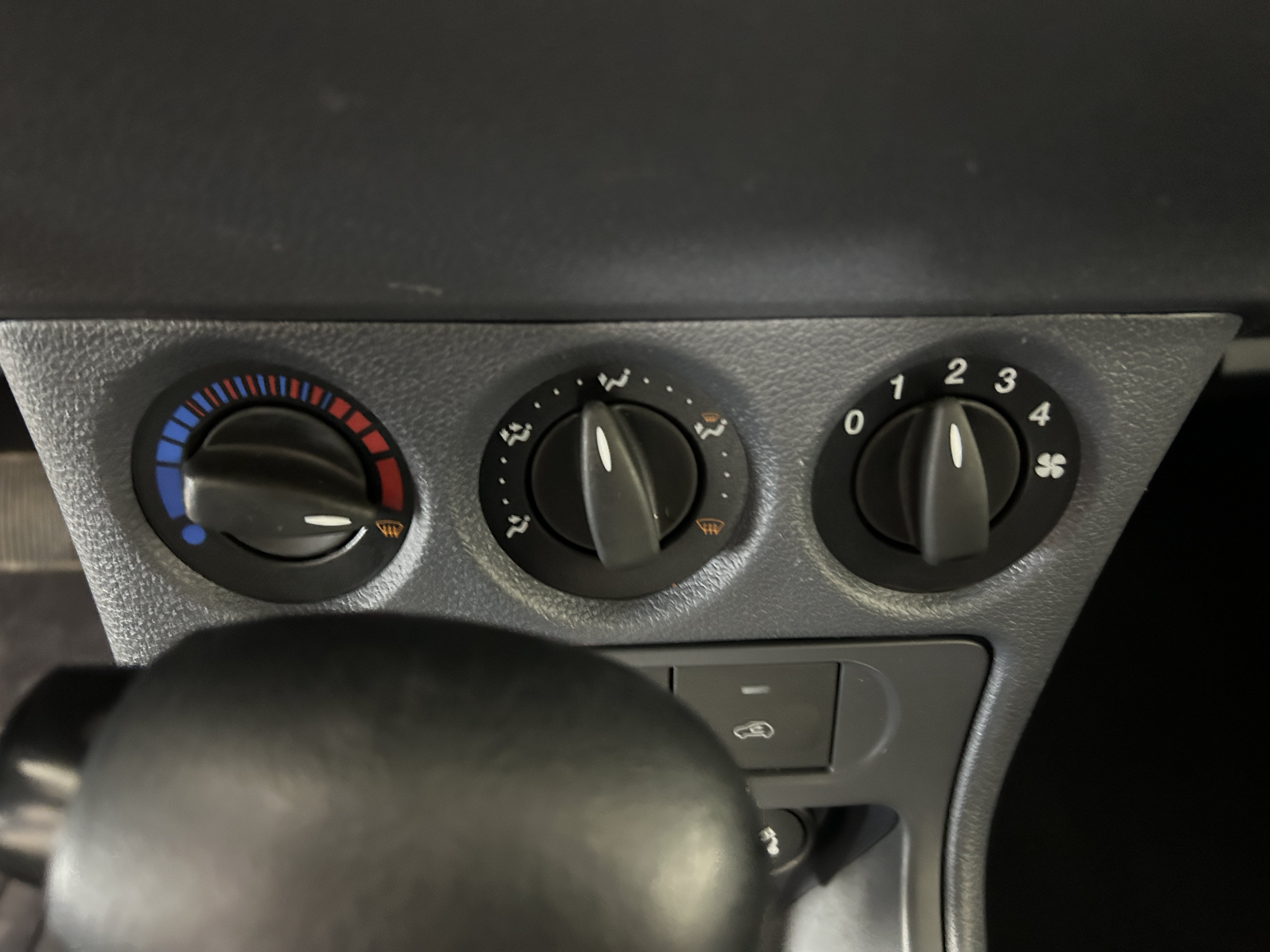 Used 2013 Ford Transit Connect XL FWD image 19