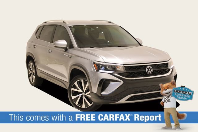 Used 2022 Volkswagen Taos SE image 2