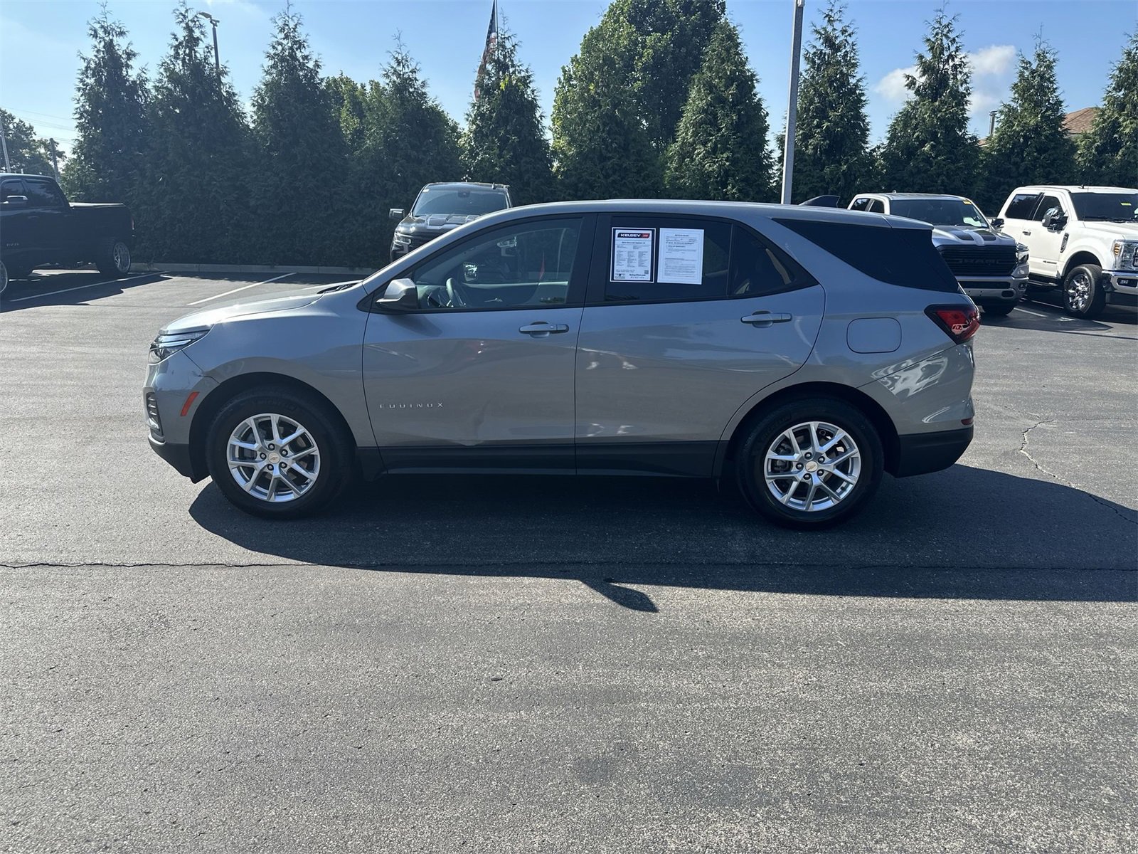 Used 2023 Chevrolet Equinox LS w/ LS Convenience Package image 5