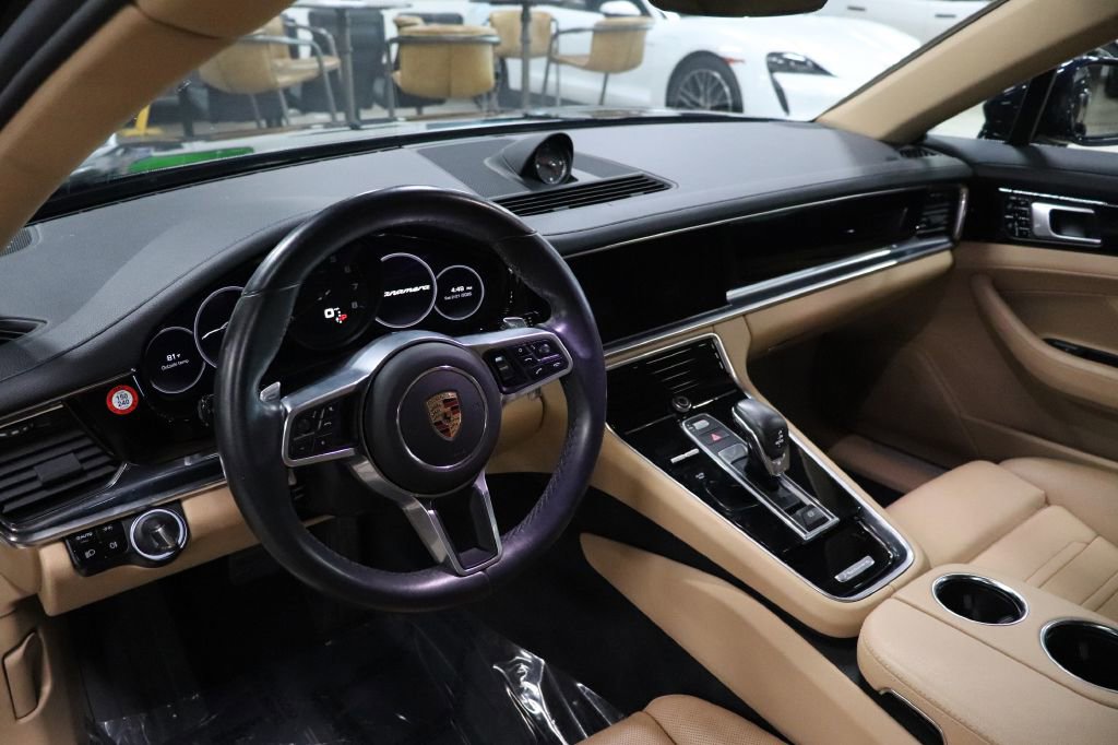 Used 2020 Porsche Panamera image 13
