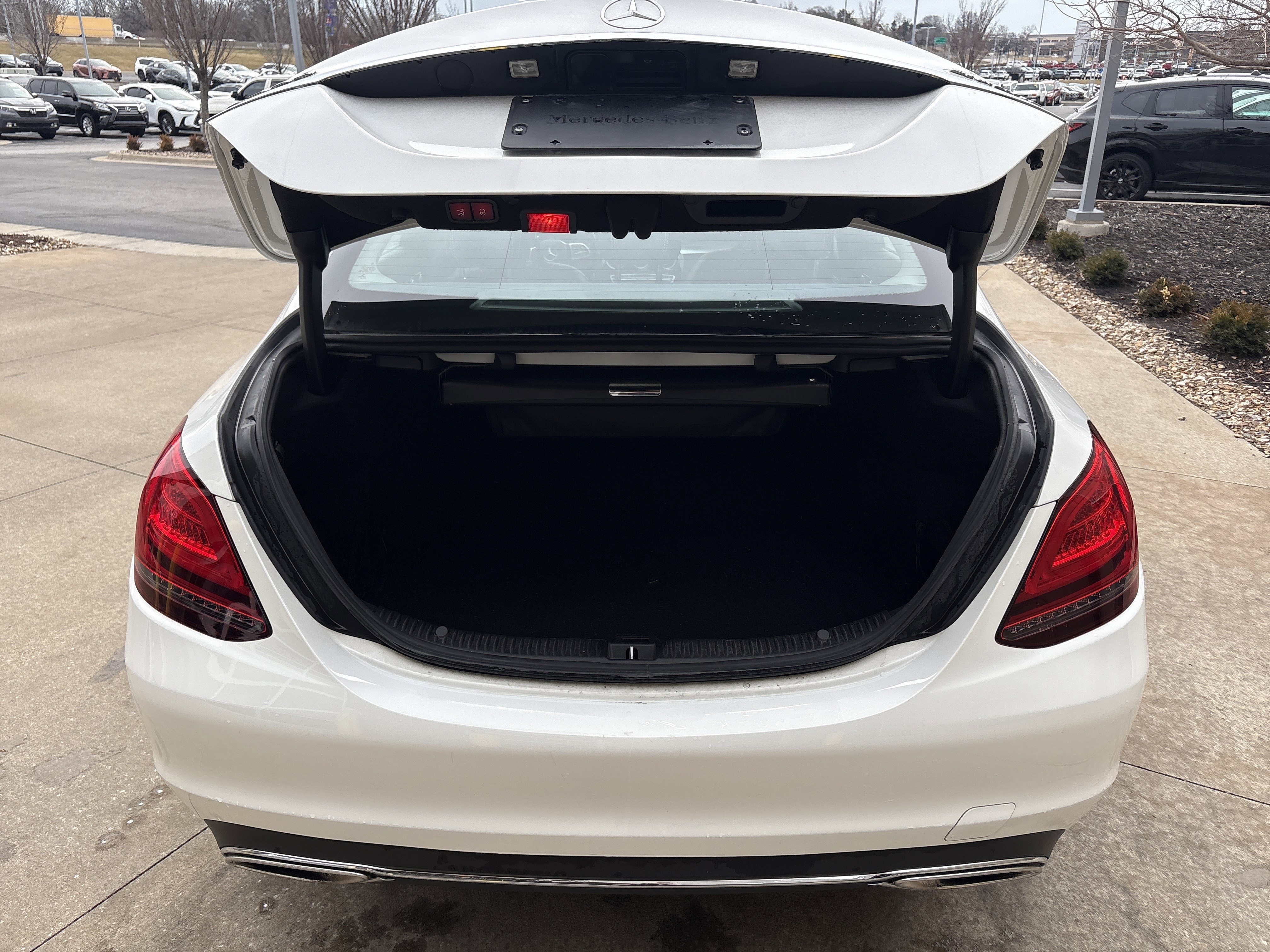 Used 2020 Mercedes-Benz C 300 4MATIC Sedan image 32