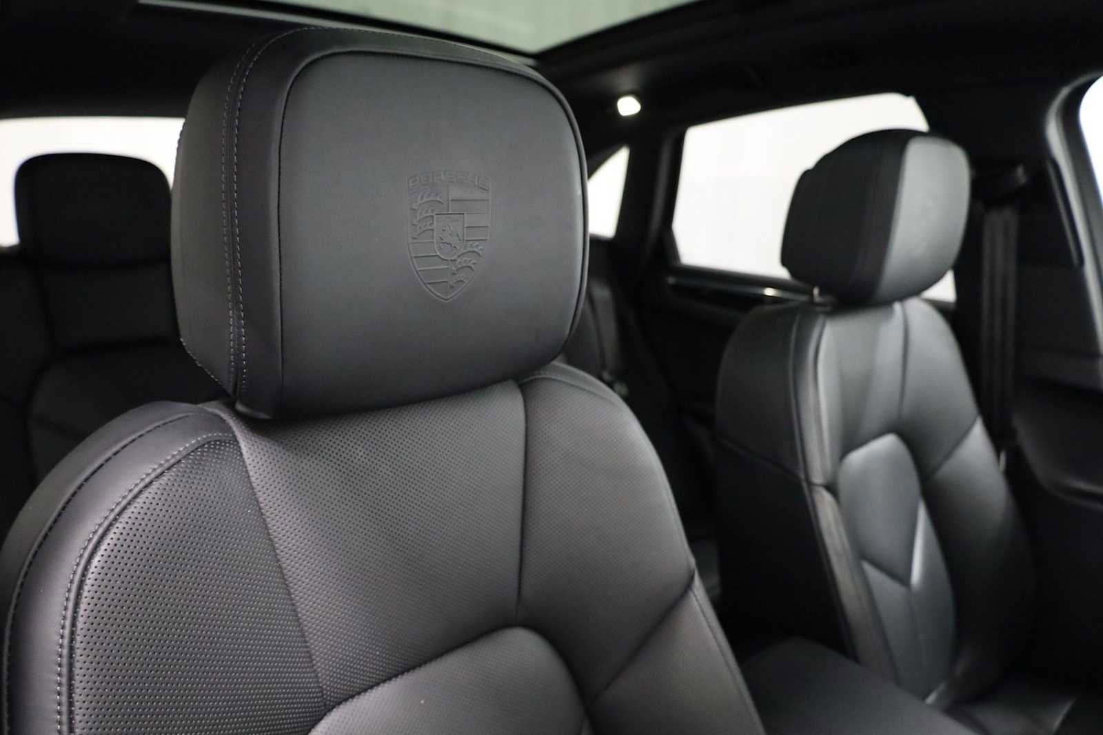 Certified 2025 Porsche Macan image 22