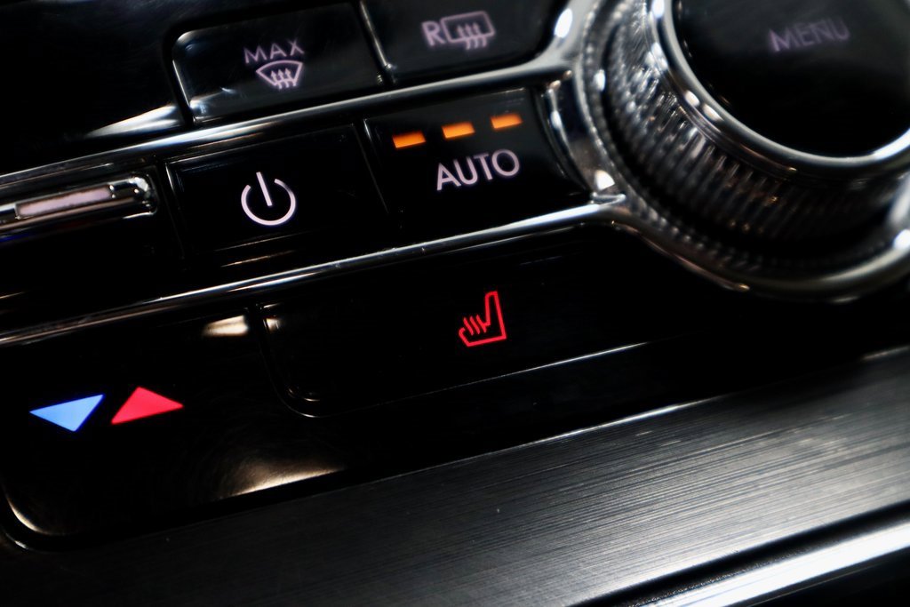 Used 2022 Lincoln Nautilus FWD w/ Premium Package image 5