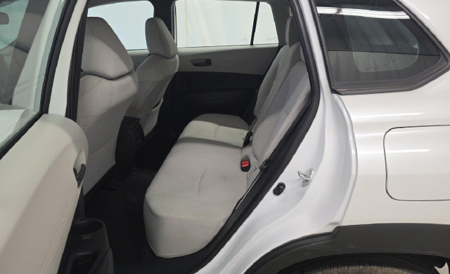 Used 2025 Toyota Corolla Cross L FWD image 6