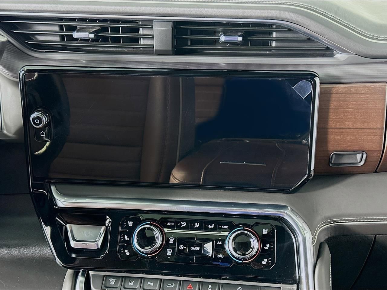 Used 2024 GMC Sierra 3500 Denali Ultimate image 41