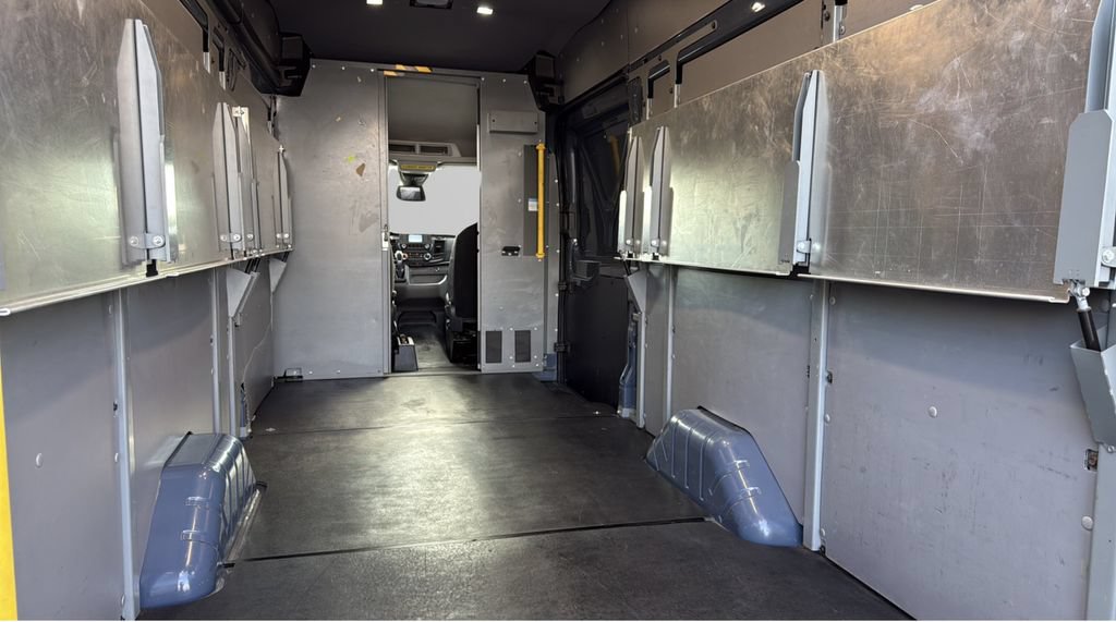 Used 2020 Ford Transit 250 148 High Roof Extended RWD image 8