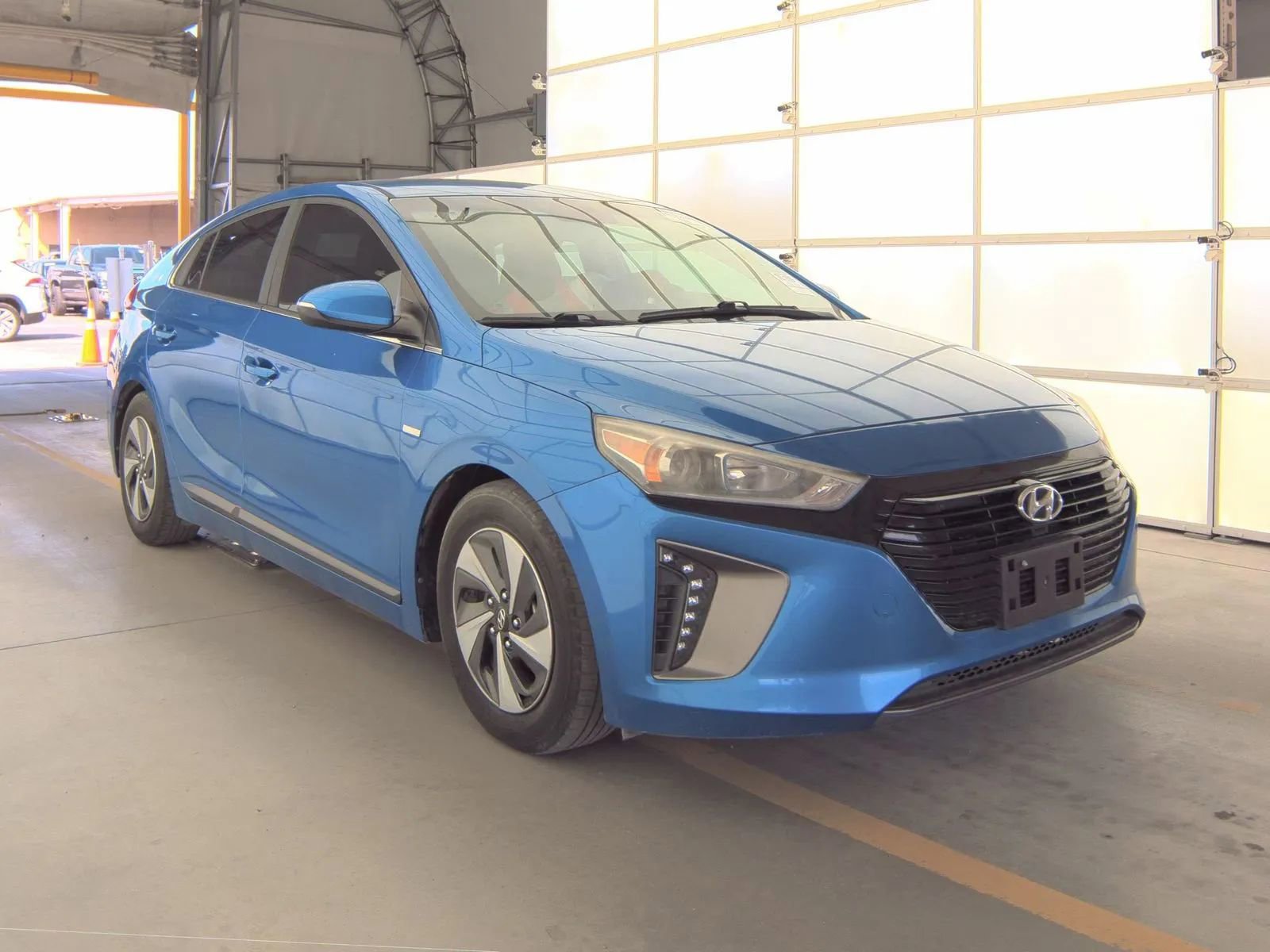 Used 2018 Hyundai Ioniq SEL image 4
