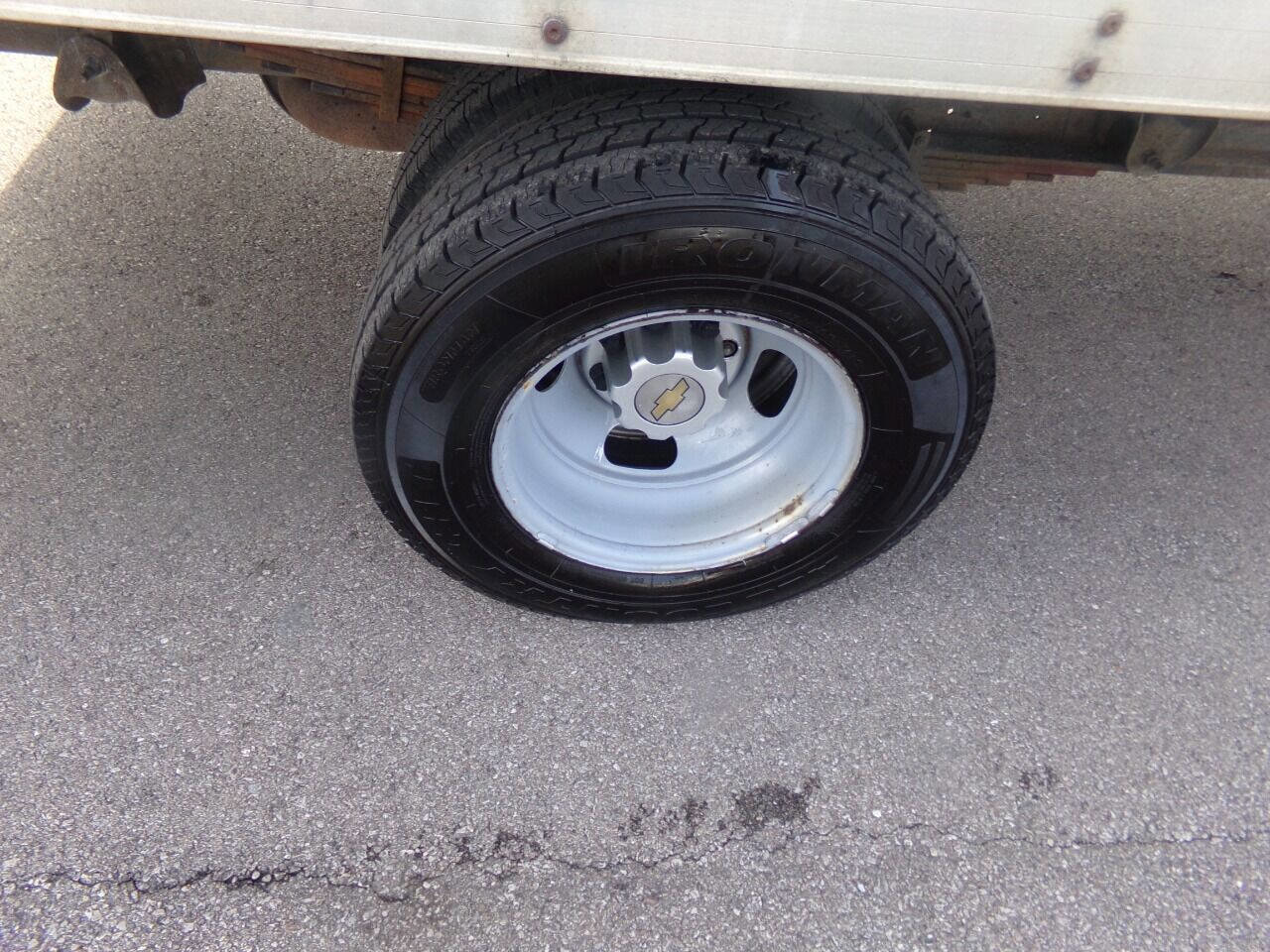 Used 2009 Chevrolet Express 3500 image 34