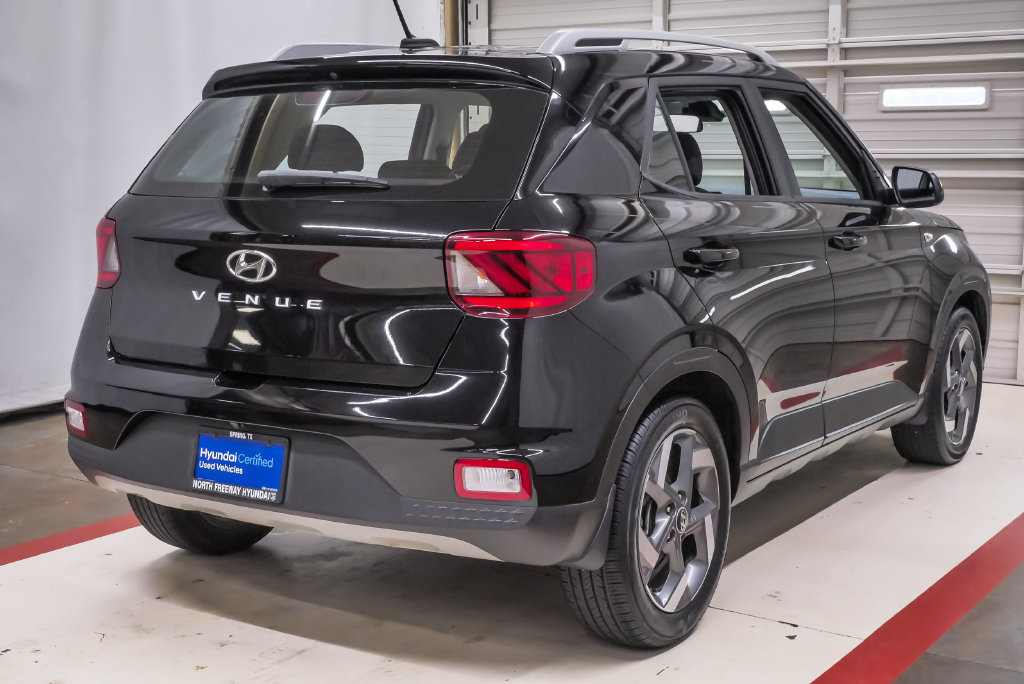 Certified 2024 Hyundai Venue SEL FWD image 6