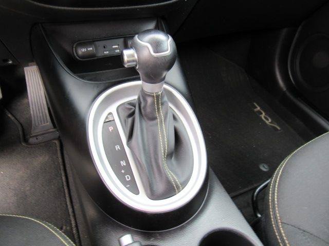 Used 2016 Kia Soul + FWD image 22