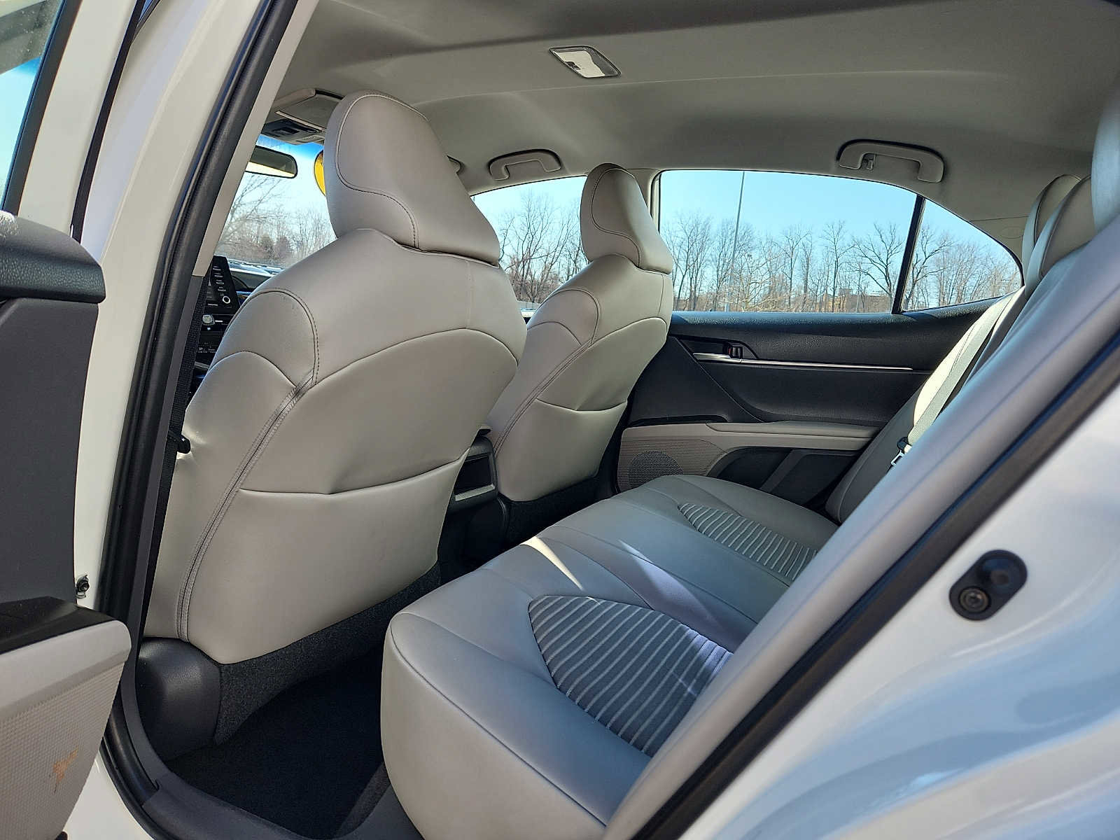 Used 2021 Toyota Camry SE image 10