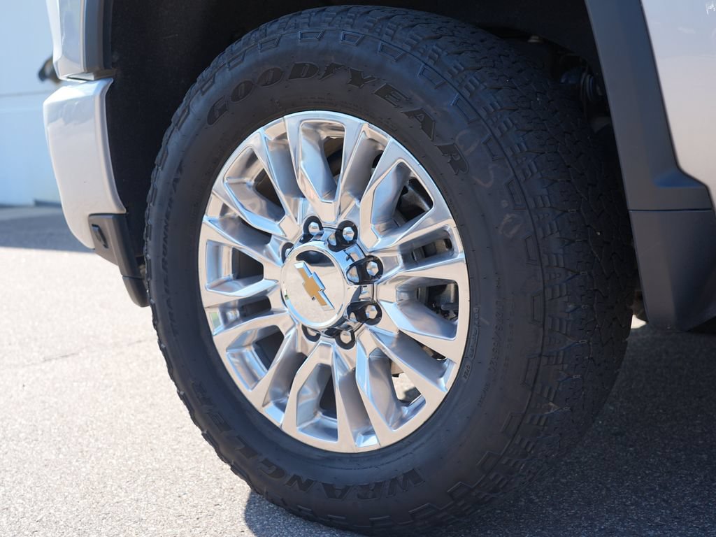 Certified 2022 Chevrolet Silverado 3500 High Country w/ Z71 Off-Road Package AWD/4WD image 33