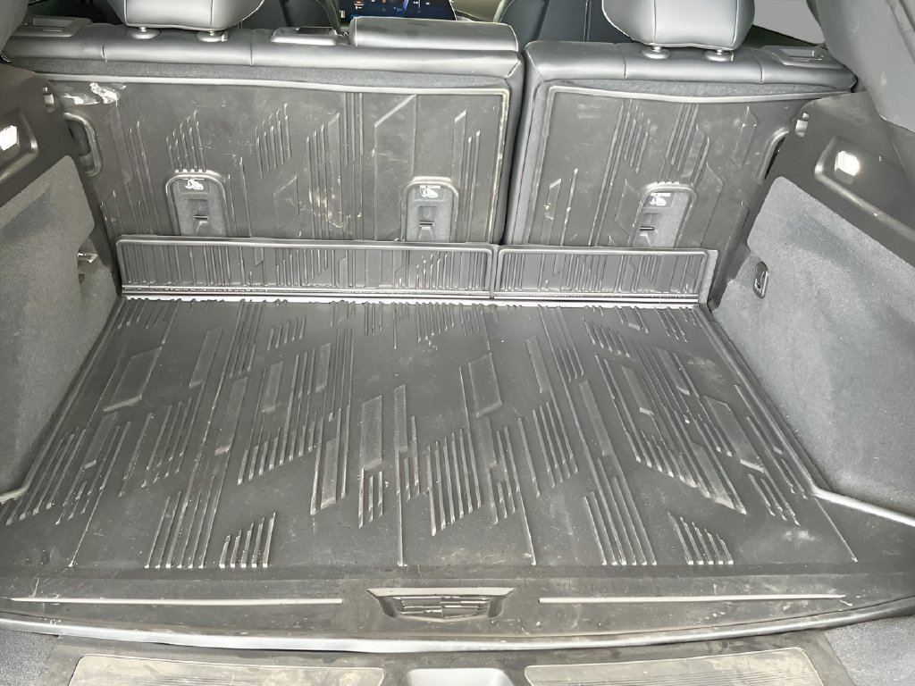 Used 2025 Cadillac Lyriq Luxury w/ LPO, Floor Liner Package AWD/4WD image 26