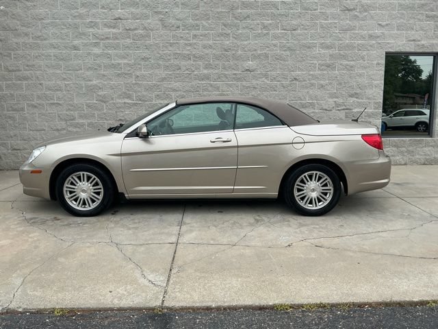 Used 2008 Chrysler Sebring Touring FWD image 4