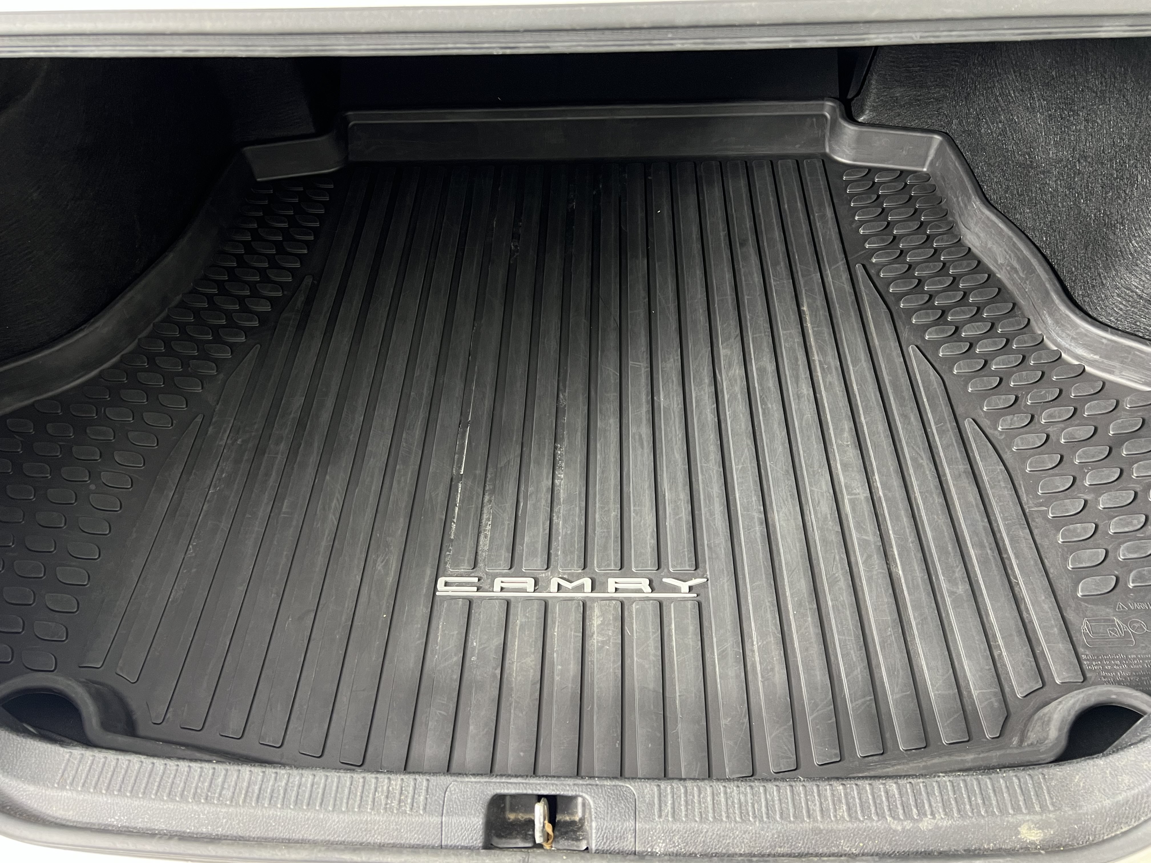 Used 2019 Toyota Camry SE FWD image 21