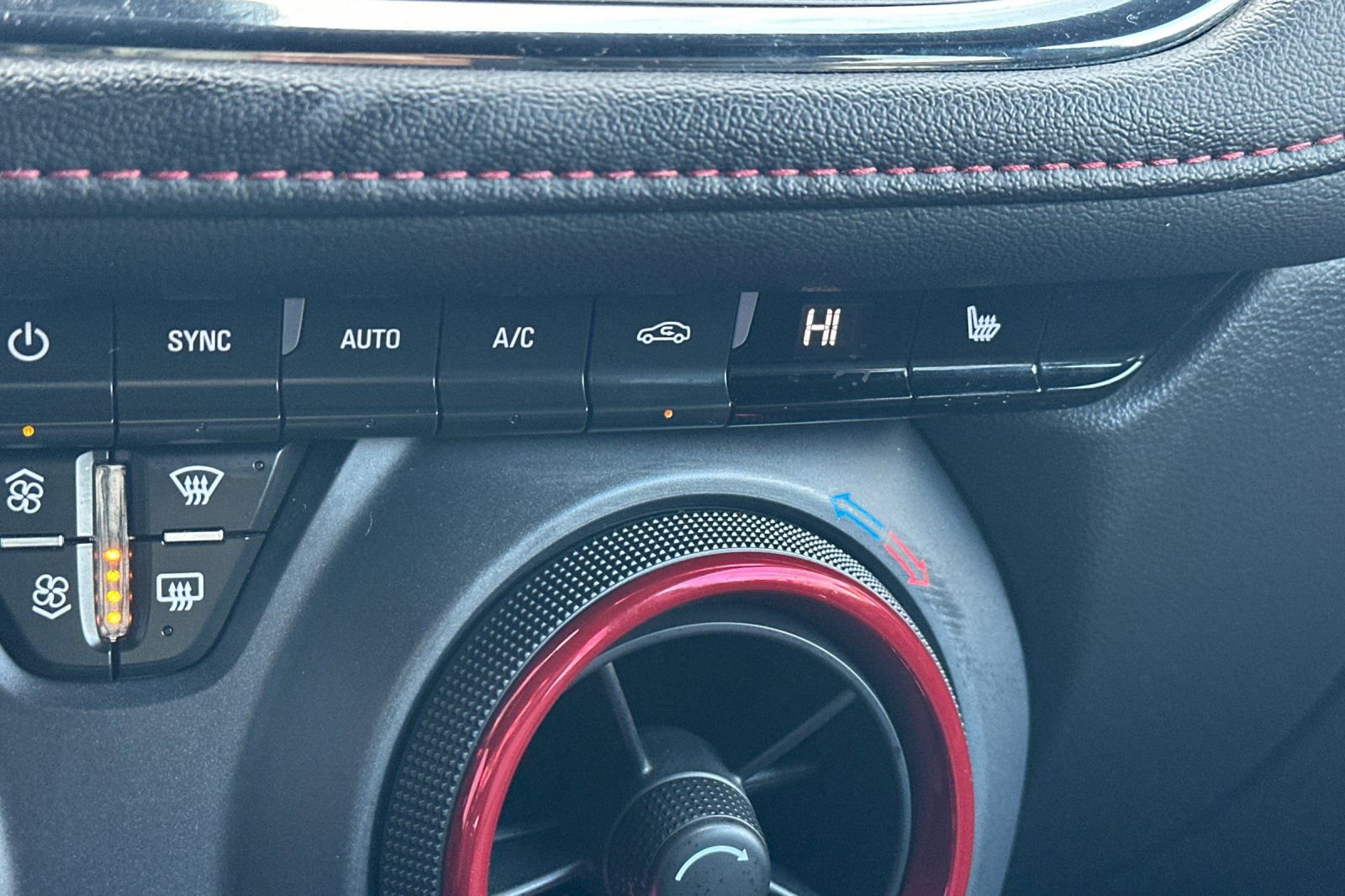 Used 2025 Chevrolet Blazer RS image 31