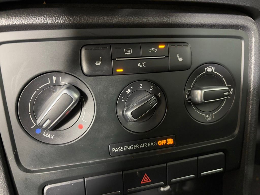 Used 2013 Volkswagen Beetle 2.5 Fender image 22