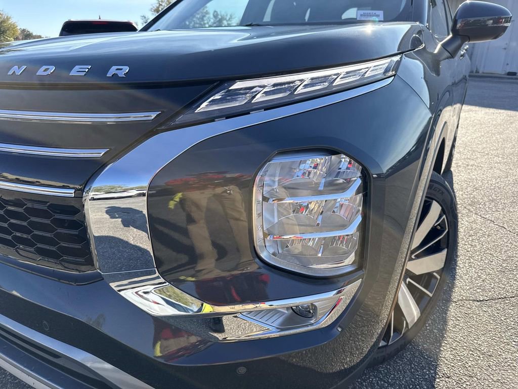 New 2026 Mitsubishi Outlander SEL image 9