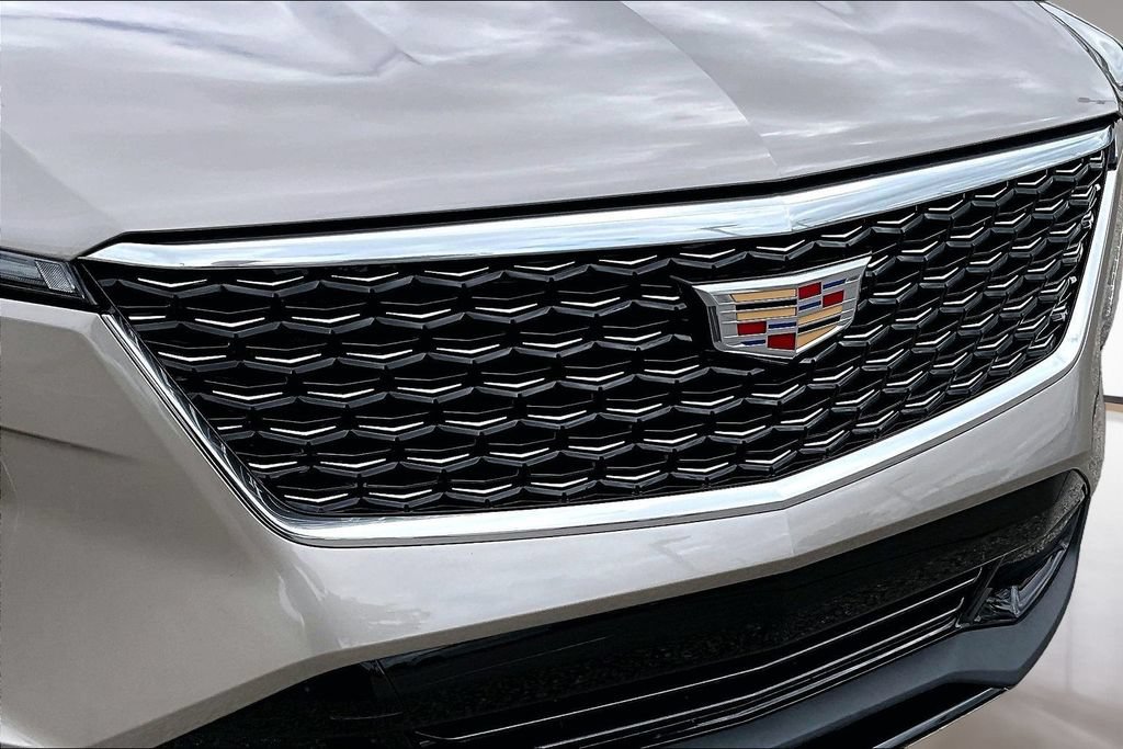 Used 2024 Cadillac XT4 Premium Luxury w/ Technology Package FWD image 30